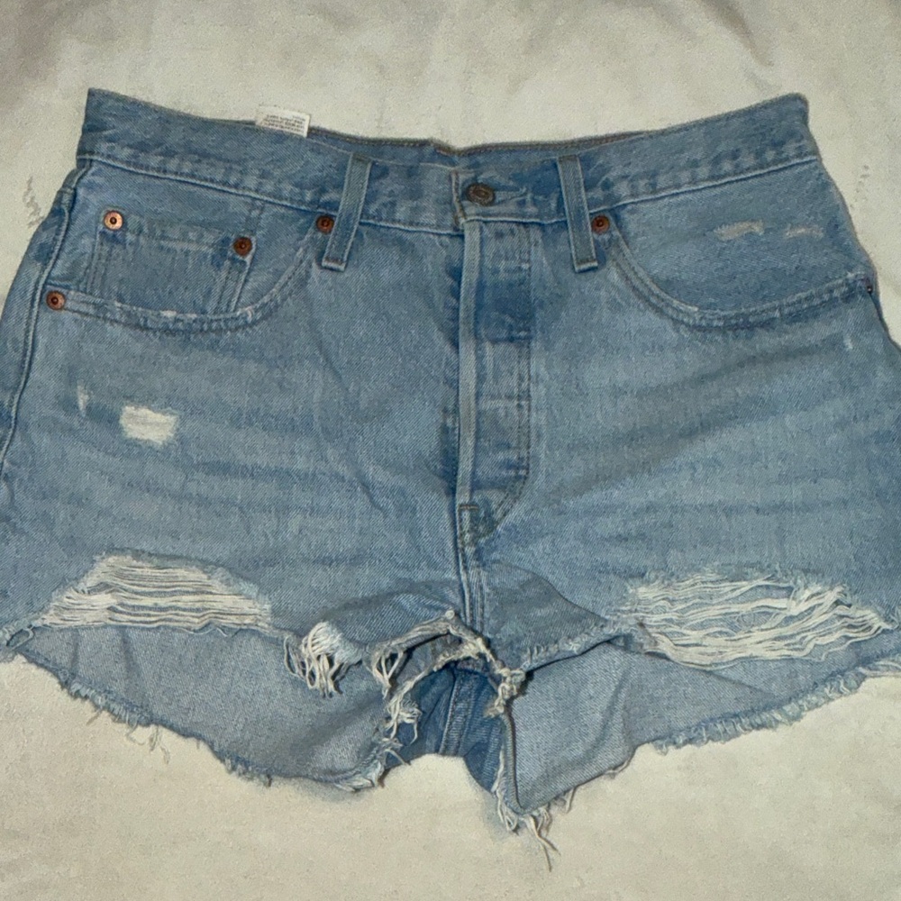 Levi’s 501 Denim Distressed Women Shorts